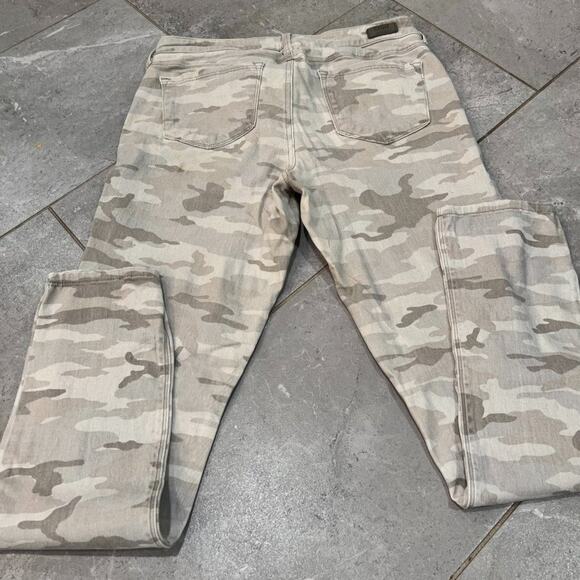 Gray by Saks Fifth Avenue camo skinny jeans, size 30 - Picture 6 of 9